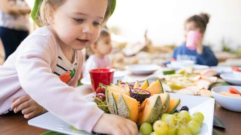What food do daycare centers provide to children?