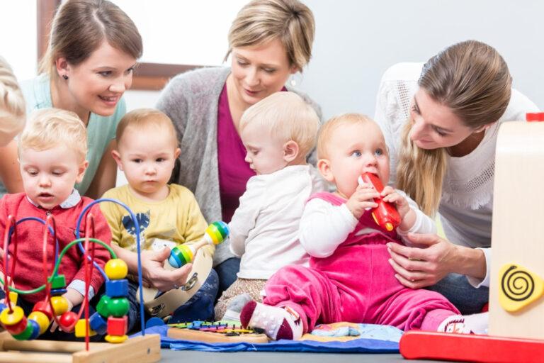 Activities to Do With Infants in Daycare