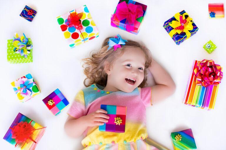 12 Gift Ideas For Daycare Friends: Tips On Buying